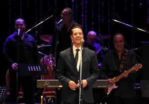  بالصور – مدحت صالح يشعل حفل ختام مهرجان الأوبرا الصيفي بالإسكندرية