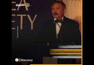 شارب سفير أمريكي يثير جدلاً.. وهذا هو السبب؟