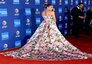 بالصور| تكريم جينيفر لوبيز في مهرجان بالم سبرينجز السينمائي