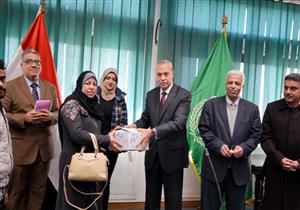 محافظ القليوبية يسلم 15 ألف بطاقة تكافل وكرامة للمستحقين