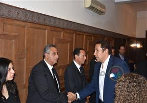 هاني رمزي وأمين عام النواب في عزاء البرلمانية منى منير (صور)