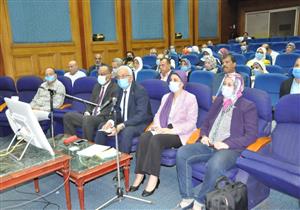 "من 10 لـ85 جنيهًا".. التعليم تحدد معايير تسعير مجموعات العام الدراسي الجديد