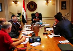 وزير قطاع الأعمال يلتقي عددًا من رؤساء نقابات العمال بعد اعتراضات واسعة على  "مسودة اللائحة الجديدة "