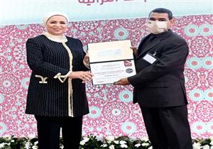 انتصار السيسي تتفقد معرض "تراثنا" للحرف اليدوية والتراثية