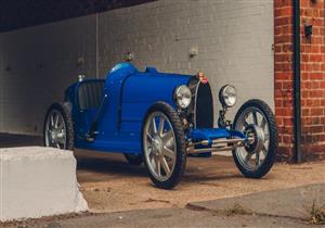 "من الفضة ويتم تلوينه يدويًا".. 10 معلومات عن شعار أغلى سيارة بالعالم