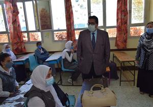 صور.. وكيل تعليم جنوب سيناء يشيد بالإجراءات الاحترازية داخل المدارس