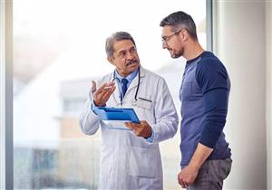 أبرزها قياس ضغط الدم.. 8 فحوصات ضرورية لصحتك بعد سن الأربعين