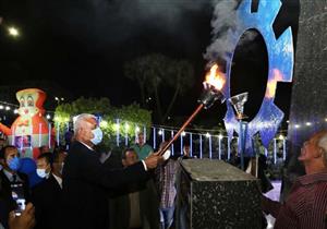 محافظ السويس يوقد شعلة النصر في احتفالات العيد القومي