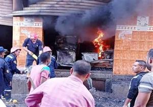 صور.. السيطرة على حريق التهم مخزن أجهزة كهربائية في الشرقية