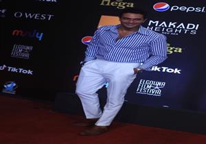 كاجول في "القاهرة السينمائي".. آسر ياسين بتيشيرت وبنطلون جينز 