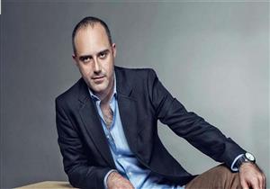 حازم سمير يهنئ مي عز الدين على مسلسل "خيط حرير"