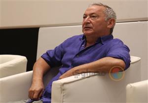 أول تعليق من سميح ساويرس على حريق نشب بالقرب من مسرح البلازا في الجونة - فيديو