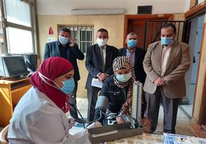 صور.. إجراءات الكشف الطبي على الطلاب الجدد في جامعة بنها