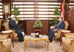 وزيرا الأوقاف والتنمية المحلية يناقشان التوسع في إنشاء المدن الحرفية والمهنية