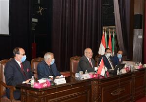    جامعة القاهرة تستعرض استعدادات الكليات لبدء العام الدراسي الجديد