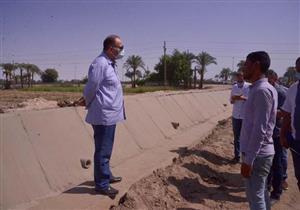 بالصور..محافظ أسيوط يتفقد أعمال تبطين الترع بمدينة الفتح