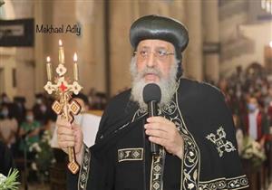 البابا تواضروس يقيم عظته الأسبوعية بالإسكندرية ويكرم أوائل الجامعات