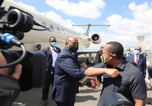 تزامنًا مع مفاوضات جديدة حول سد النهضة.. البرهان يصل إلى أديس أبابا