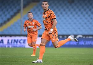 رونالدو: أفضل مشاهدة الملاكمة.. وأرغب في السير على نهج فيدرر