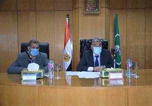 محافظ المنيا يناقش آلية عمل اللجنة العامة لحماية الطفل