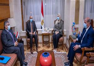 التضامن والطيران المدني تتفقان على عرض منتجات جمعية "النور والأمل" بالمطارات