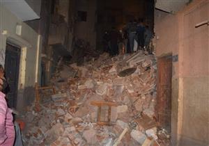 20 صورة من موقع المنزل المنهار في سوهاج