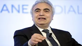 وكالة الطاقة الدولية تحذر من ارتفاع كبير في الأسعار إذا لم يُفتح مضيق هرمز