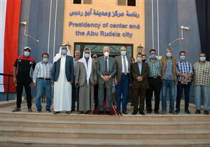 محافظ جنوب سيناء يتفقد أعمال تطوير المكاتب الإدارية في "أبو رديس"