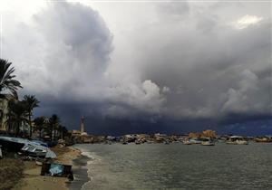 الأرصاد تكشف سر "السحابة السوداء" بطريق إسكندرية الصحراوي "صور"