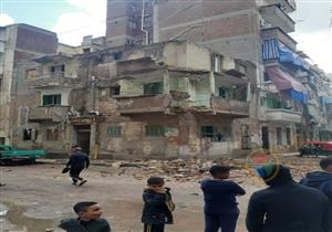 لجنة هندسية واستدعاء مسؤولين.. 6 قرارات من النيابة في واقعة انهيار عقار الورديان- صور 