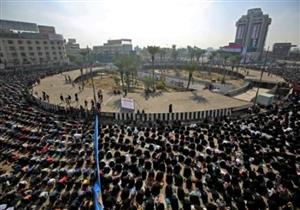 أنصار الصدر يقيمون صلاة الجمعة في ساحة الاعتصام قبالة البرلمان العراقي