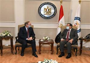 وزير البترول يبحث مع سفير الاتحاد الأوروبي مبادرات الشراكة بمجال الطاقة
