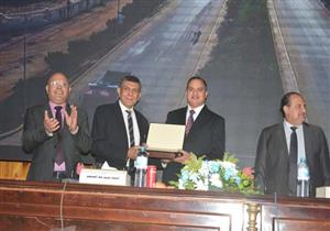 صور.. كلية "طب سوهاج" تحتفل بتجديد حصولها على الاعتماد الأكاديمي