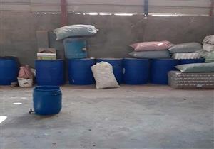ضبط مواد كيماوية منتهية الصلاحية داخل مخزن بالإسكندرية