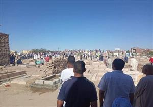 الفاعل مجهول.. أهالي أسوان يشيعون جنازة "فتاة الجامعة" المقتولة 