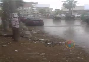 بالصور.. هطول أمطار غزيرة على مدينة المحلة الكبرى