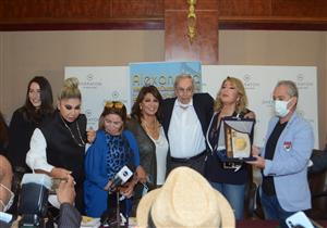 عزت العلايلي يشيد بإيناس الدغيدي: مخرجة نشيطة وصاحبة رؤية