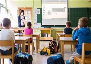 هل المعلمون أكثر عرضة للإصابة بكورونا من أصحاب المهن الآخرى؟.. دراسة تكشف