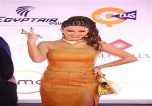 ريموشكا وسينتيا الأبرز.. أغرب إطلالات النجمات في مهرجان القاهرة 