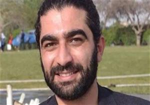 "أبوس جزمتك اتكلم".. فادي خفاجة يكشف عن تعرض والده لأزمة صحية