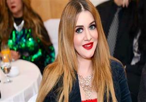 بصورة من المستشفى.. حسناء سيف الدين تمر بوعكة صحية