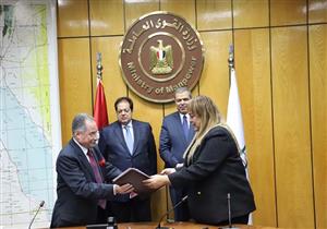 أحلام مواطن.. "سعفان وأبو العنيين" يشهدان توقيع عقد برنامج "أحلام مواطن"