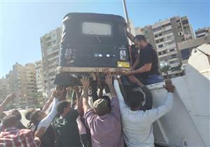 التحفظ على 540 مركبة مخالفة متنوعة على محور المحمودية بالإسكندرية (صور)