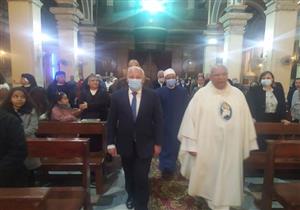 صور.. محافظ بورسعيد يزور الكنائس لتهنئة الأقباط بعيد الميلاد