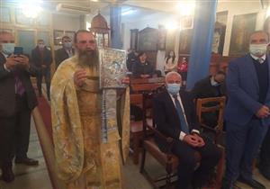 صور.. أقباط بورسعيد يؤدون قداس عيد الميلاد المجيد