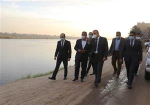 صور.. محافظ سوهاج يتفقد كورنيش أخميم لبحث آليات تطويره