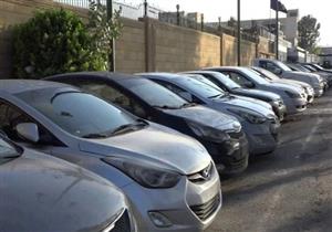 مُطاردات أمنية تنتهي بإعادة 77 سيارة مسروقة بالمحافظات