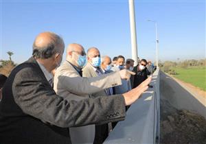 صور.. وزير الري ومحافظ بني سويف يتفقدان سير المشروع القومي لتبطين الترع