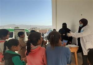صور.. فحص 817 حالة خلال قافلة طبية في أودية "أبوزنيمة وأبوجعدة"