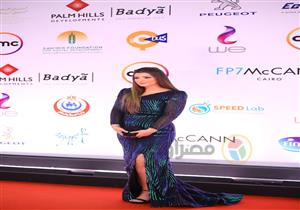 على طريقة الأميرات.. ملك وليلى زاهر بأزياء منفوشة في ختام مهرجان القاهرة 